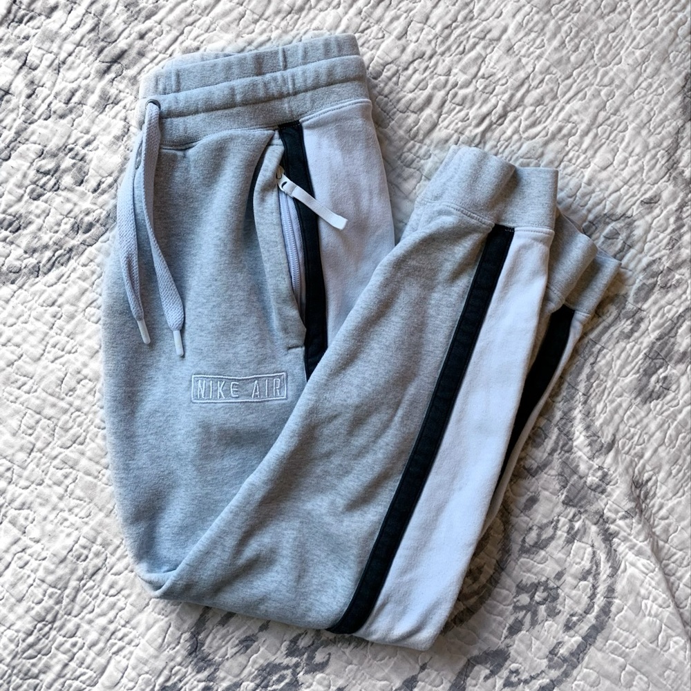 Nike Air Jogger Sweatpants | Small